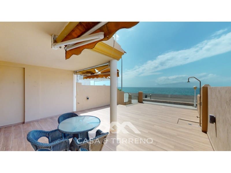 4 soveværelse Semi-Rækkehus til salg i Torre del Mar med garage - € 820.000 (Ref: 8005793)