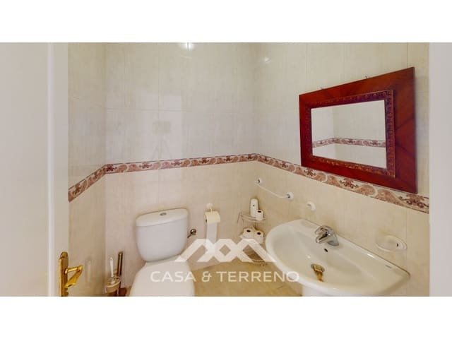 4 soveværelse Semi-Rækkehus til salg i Torre del Mar, Vélez-Málaga med garage - € 820.000 (Ref: 8005793)