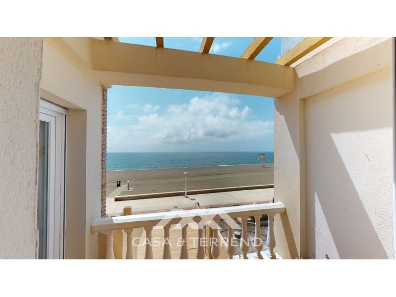 4 soveværelse Semi-Rækkehus til salg i Torre del Mar med garage - € 820.000 (Ref: 8005793)