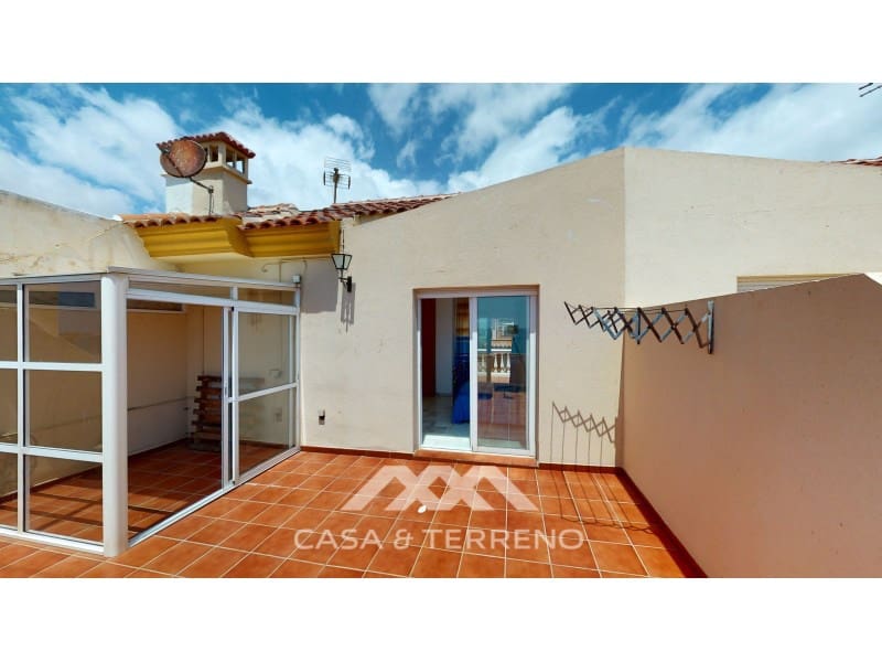 4 soveværelse Semi-Rækkehus til salg i Torre del Mar med garage - € 820.000 (Ref: 8005793)