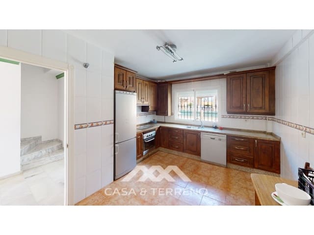 4 soveværelse Semi-Rækkehus til salg i Torre del Mar, Vélez-Málaga med garage - € 820.000 (Ref: 8005793)