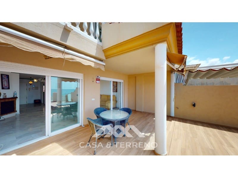 4 soveværelse Semi-Rækkehus til salg i Torre del Mar med garage - € 820.000 (Ref: 8005793)