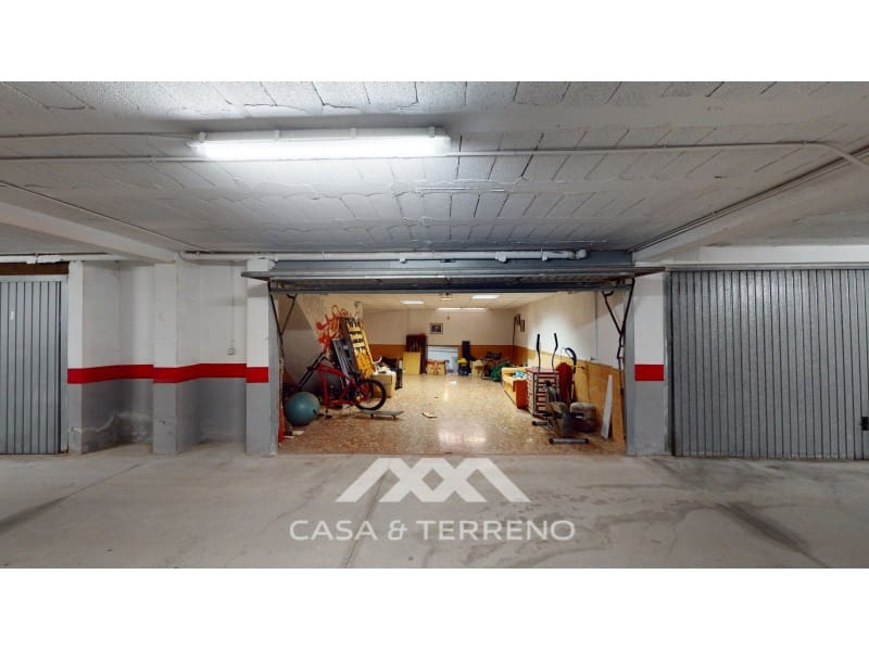 4 soveværelse Semi-Rækkehus til salg i Torre del Mar med garage - € 820.000 (Ref: 8005793)