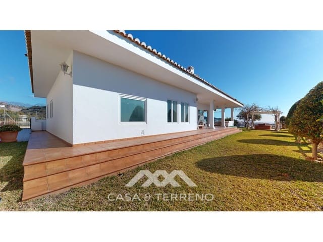 3 chambre Villa/Maison à vendre à Urbanización Santa Rosa, Torrox avec garage - 675 000 € (Ref: 8052089)