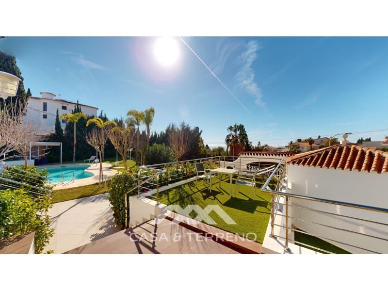 6 soveværelse Villa til salg i Caleta de Velez med swimmingpool garage - € 1.200.000 (Ref: 8066959)