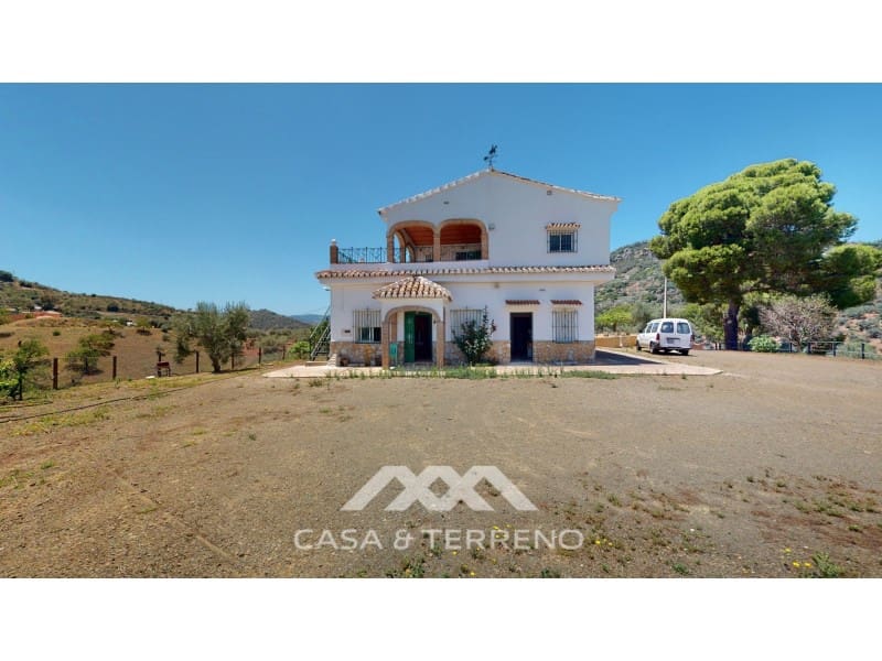 18 soveværelse Guesthouse/B & B til salg i Comares med swimmingpool - € 850.000 (Ref: 8146346)