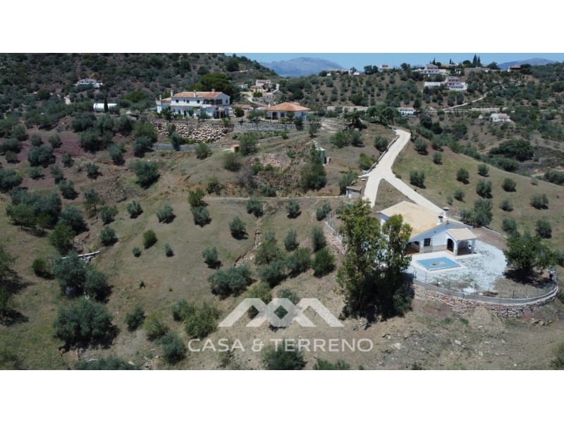 18 soveværelse Guesthouse/B & B til salg i Comares med swimmingpool - € 850.000 (Ref: 8146346)