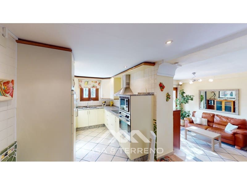 6 bedroom Guesthouse/B & B for sale in Iznajar - € 545,000 (Ref: 8146350)