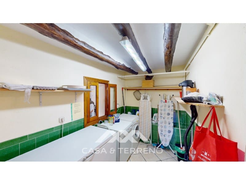 6 bedroom Guesthouse/B & B for sale in Iznajar - € 545,000 (Ref: 8146350)