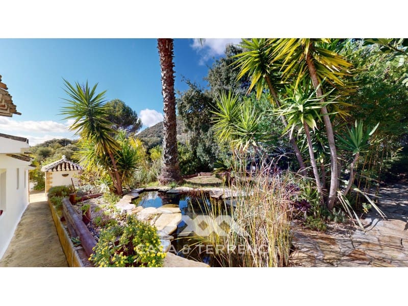 6 bedroom Guesthouse/B & B for sale in Iznajar - € 545,000 (Ref: 8146350)