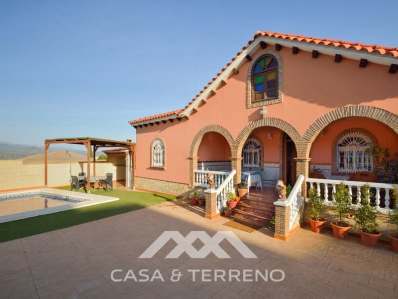 6 soveværelse Guesthouse/B & B til salg i Vinuela med swimmingpool - € 349.000 (Ref: 8146353)