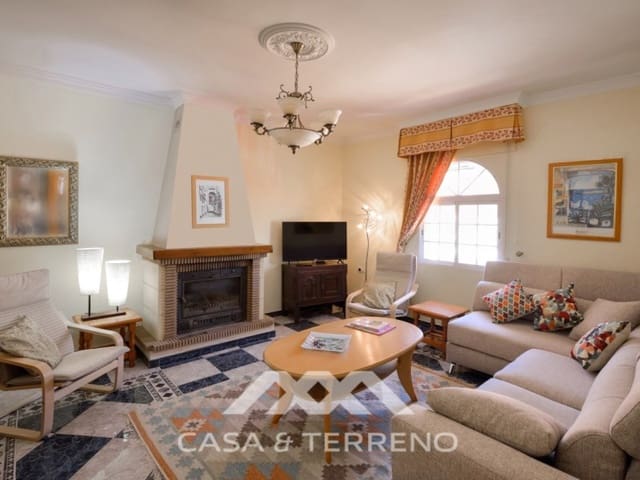 6 bedroom Guesthouse/B & B for sale in Viñuela with pool - € 349,000 (Ref: 8146353)