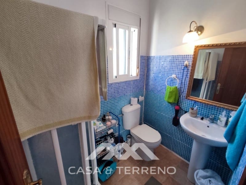 6 soveværelse Guesthouse/B & B til salg i Vinuela med swimmingpool - € 349.000 (Ref: 8146353)