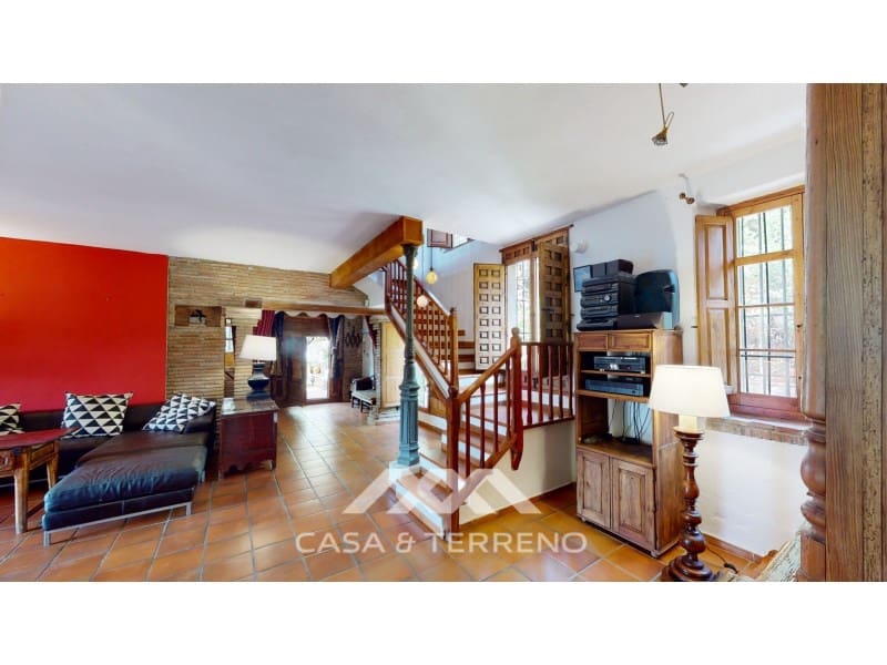 6 soveværelse Guesthouse/B & B til salg i Sayalonga med swimmingpool - € 780.000 (Ref: 8166075)