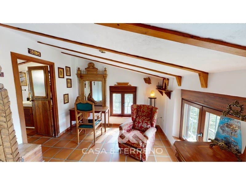 6 soveværelse Guesthouse/B & B til salg i Sayalonga med swimmingpool - € 780.000 (Ref: 8166075)