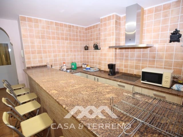 6 bedroom Guesthouse/B & B for sale in Benamargosa with garage - € 478,000 (Ref: 8187467)