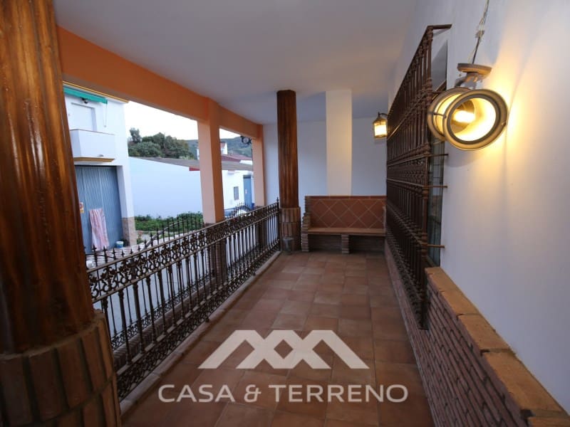 6 soveværelse Guesthouse/B & B til salg i Benamargosa med garage - € 478.000 (Ref: 8187467)