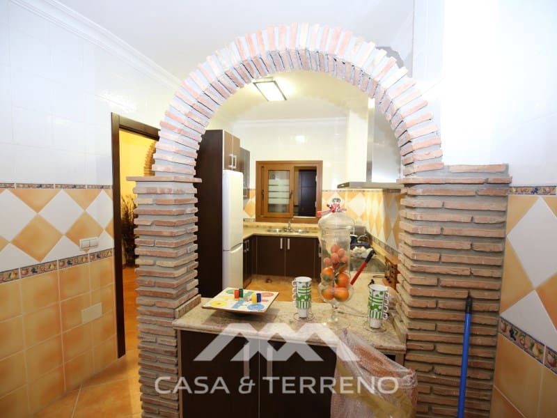 6 soveværelse Guesthouse/B & B til salg i Benamargosa med garage - € 478.000 (Ref: 8187467)