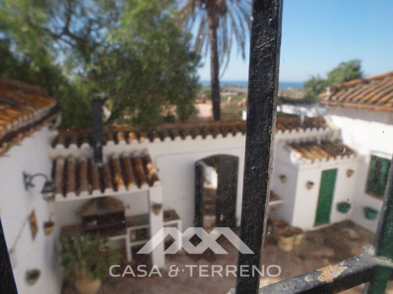 10 soveværelse Guesthouse/B & B til salg i Almayate - € 3.500.000 (Ref: 8211683)