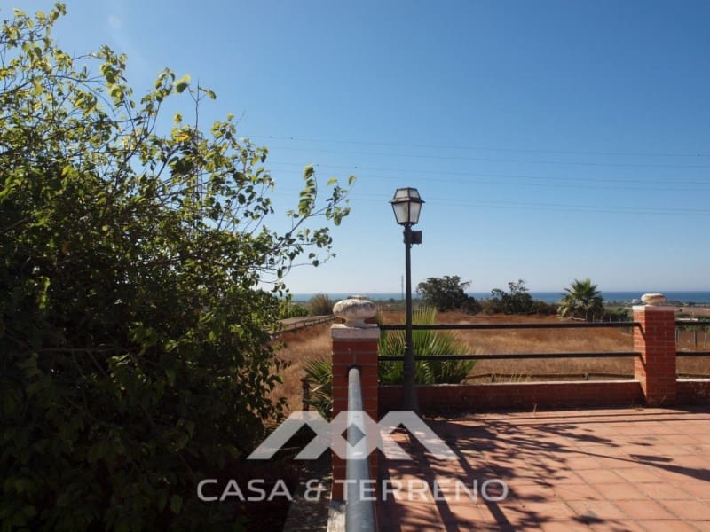 10 soveværelse Guesthouse/B & B til salg i Almayate - € 3.500.000 (Ref: 8211683)