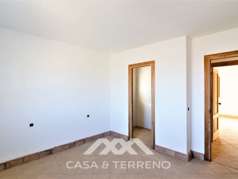 12 soveværelse Guesthouse/B & B til salg i Vinuela med garage - € 399.999 (Ref: 8211688)