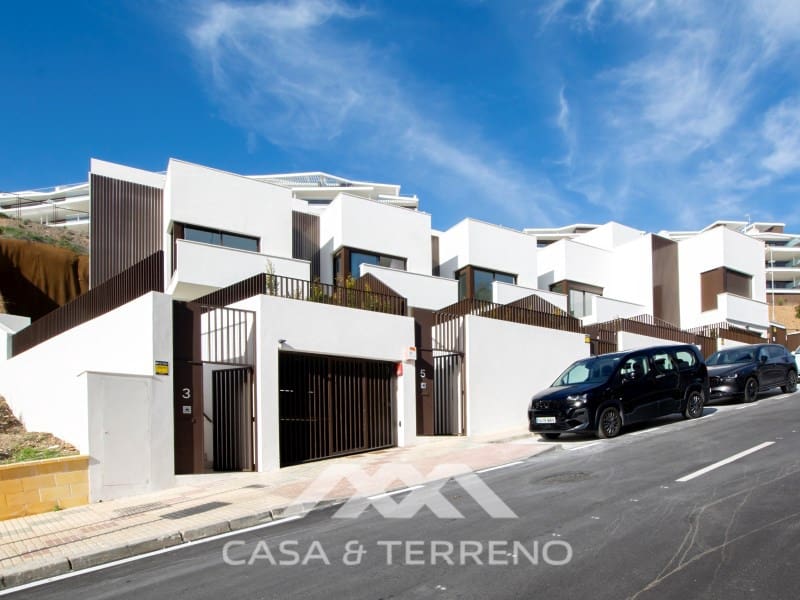 4 soverom Villa til salgs i Rincon de la Victoria med svømmebasseng garasje - € 705 000 (Ref: 8216162)