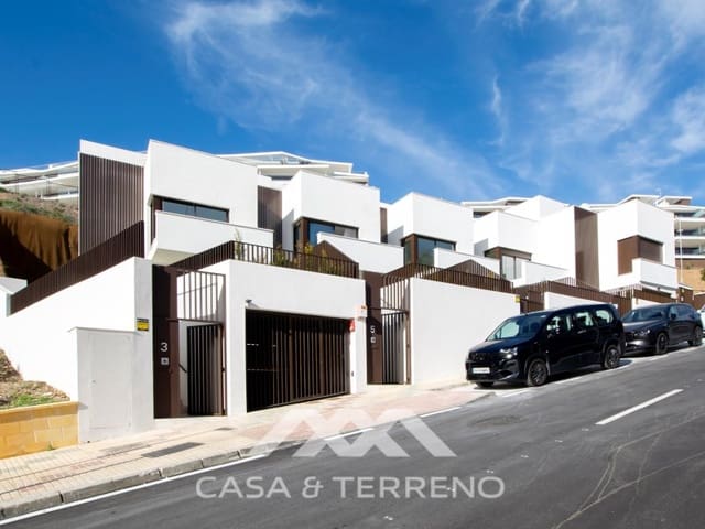 4 soverom Villa til salgs i Rincón de la Victoria med svømmebasseng garasje - € 705 000 (Ref: 8216162)