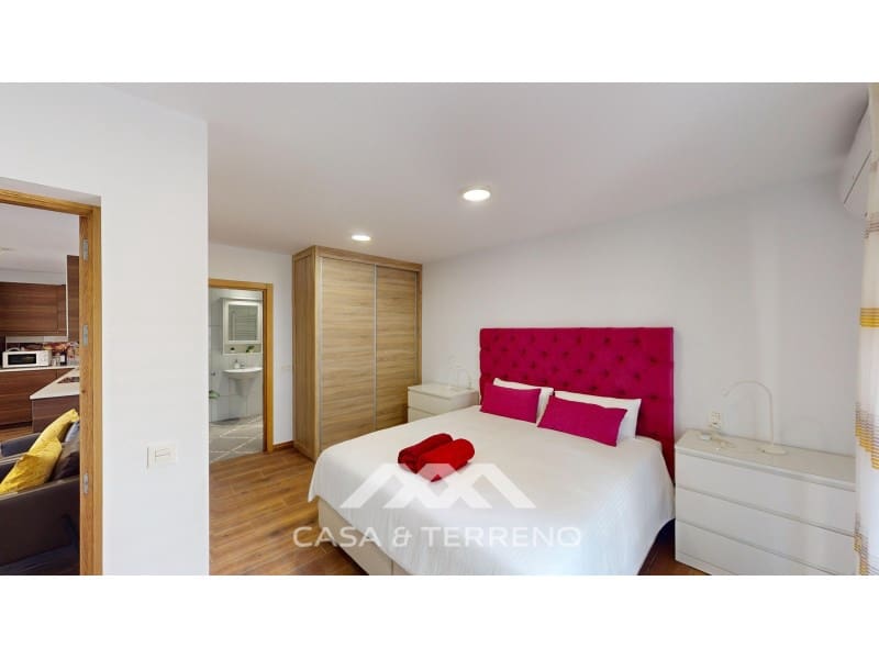 6 soveværelse Guesthouse/B & B til salg i Caleta de Velez med swimmingpool garage - € 1.200.000 (Ref: 8222901)