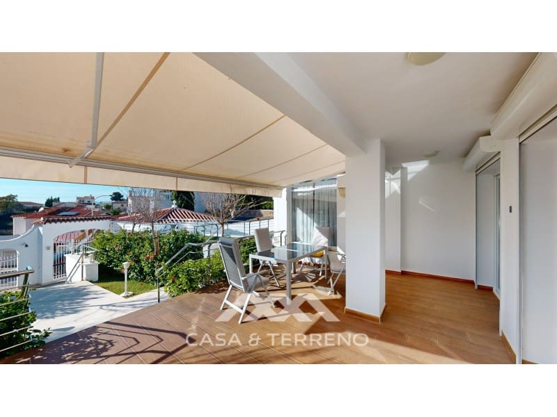 6 soveværelse Guesthouse/B & B til salg i Caleta de Velez med swimmingpool garage - € 1.200.000 (Ref: 8222901)