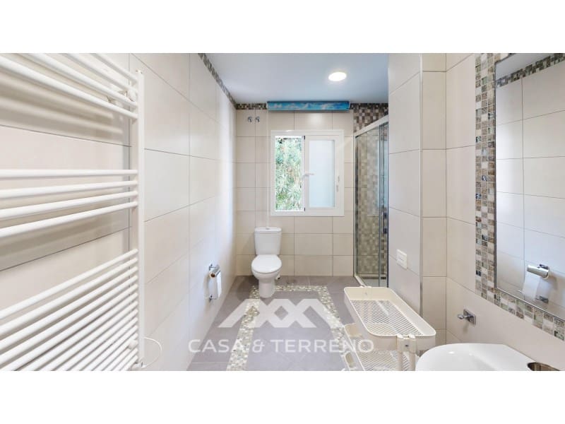 6 soveværelse Guesthouse/B & B til salg i Caleta de Velez med swimmingpool garage - € 1.200.000 (Ref: 8222901)