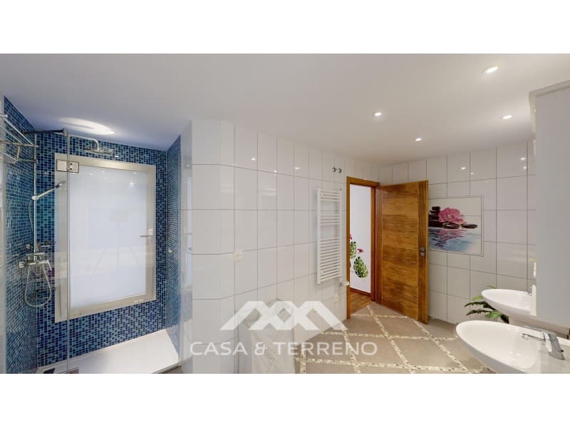 6 soveværelse Guesthouse/B & B til salg i Caleta de Velez med swimmingpool garage - € 1.200.000 (Ref: 8222901)