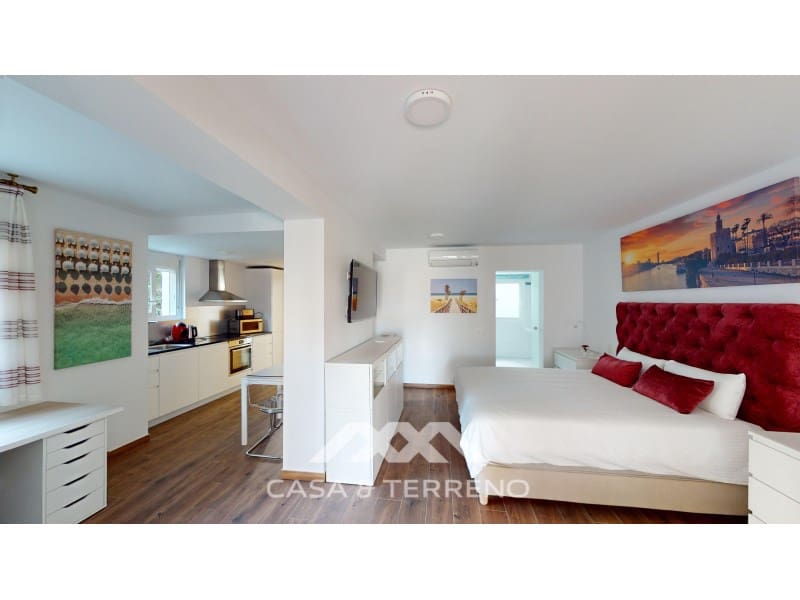 6 soveværelse Guesthouse/B & B til salg i Caleta de Velez med swimmingpool garage - € 1.200.000 (Ref: 8222901)