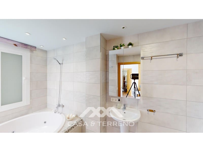 6 soveværelse Guesthouse/B & B til salg i Caleta de Velez med swimmingpool garage - € 1.200.000 (Ref: 8222901)