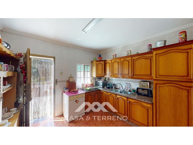 3 soveværelse Finca/Landehus til salg i Benamocarra - € 299.000 (Ref: 8311606)