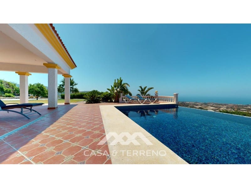 3 soveværelse Villa til salg i Algarrobo med swimmingpool - € 875.000 (Ref: 8383269)