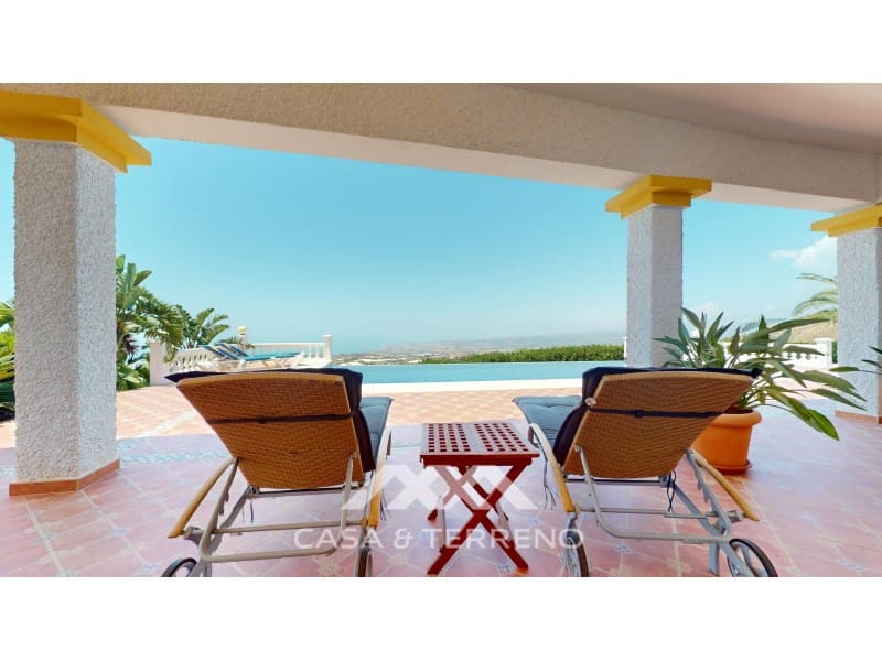 3 soveværelse Villa til salg i Algarrobo med swimmingpool - € 875.000 (Ref: 8383269)