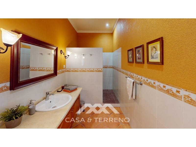 3 soveværelse Villa til salg i Algarrobo med swimmingpool - € 875.000 (Ref: 8383269)