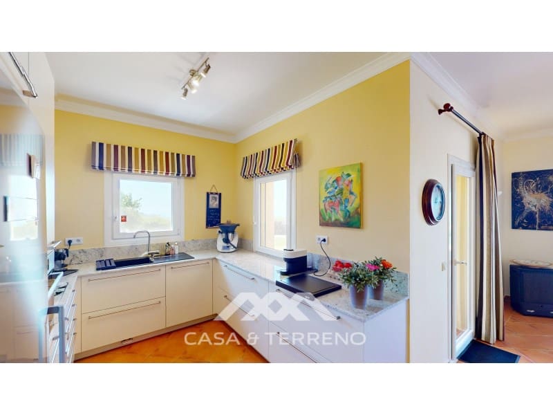 3 soveværelse Villa til salg i Algarrobo med swimmingpool - € 875.000 (Ref: 8383269)