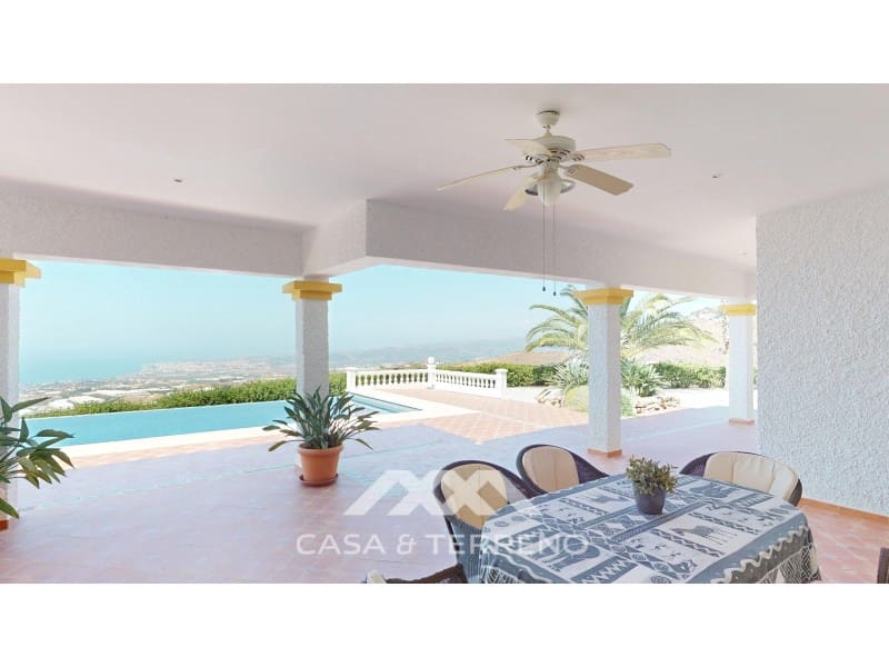 3 soveværelse Villa til salg i Algarrobo med swimmingpool - € 875.000 (Ref: 8383269)