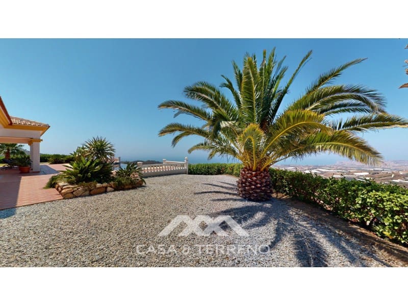 3 soveværelse Villa til salg i Algarrobo med swimmingpool - € 875.000 (Ref: 8383269)