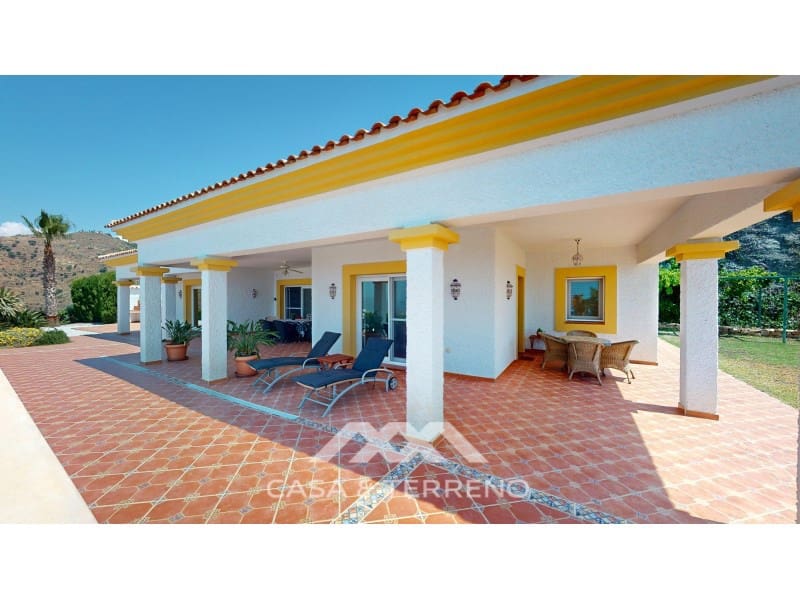 3 soveværelse Villa til salg i Algarrobo med swimmingpool - € 875.000 (Ref: 8383269)