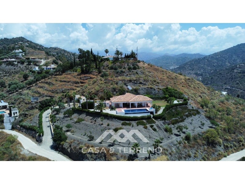 3 soveværelse Villa til salg i Algarrobo med swimmingpool - € 875.000 (Ref: 8383269)