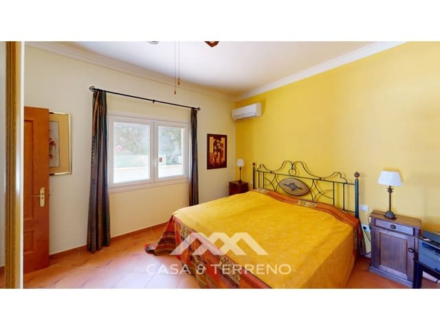 3 bedroom Villa for sale in Algarrobo with pool - € 875,000 (Ref: 8383269)