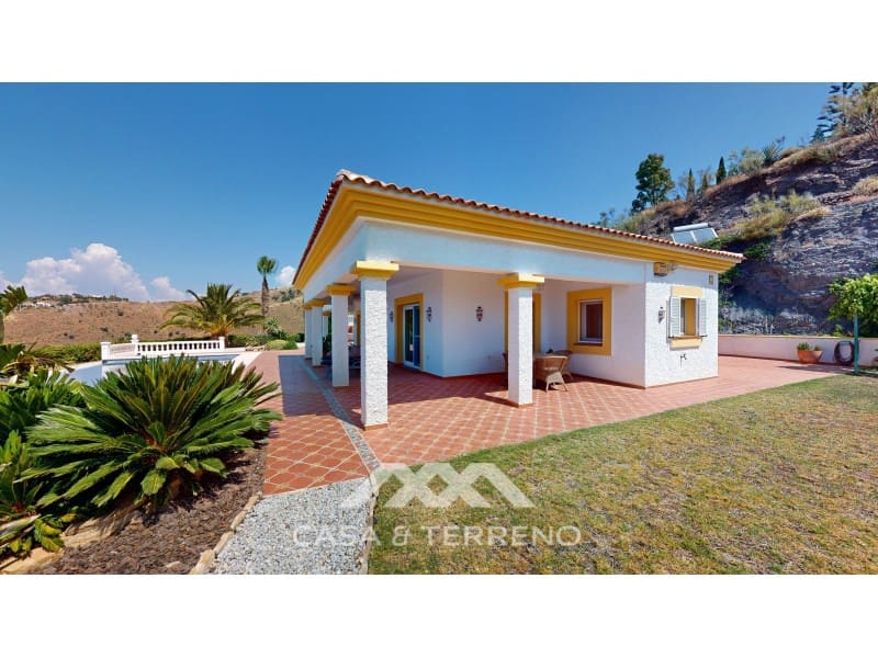 3 soveværelse Villa til salg i Algarrobo med swimmingpool - € 875.000 (Ref: 8383269)