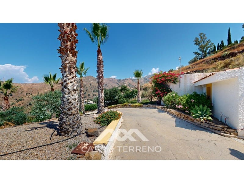 3 soveværelse Villa til salg i Algarrobo med swimmingpool - € 875.000 (Ref: 8383269)