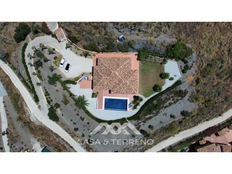 3 soveværelse Villa til salg i Algarrobo med swimmingpool - € 875.000 (Ref: 8383269)