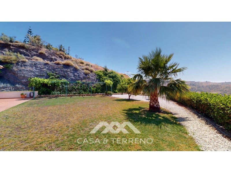 3 soveværelse Villa til salg i Algarrobo med swimmingpool - € 875.000 (Ref: 8383269)