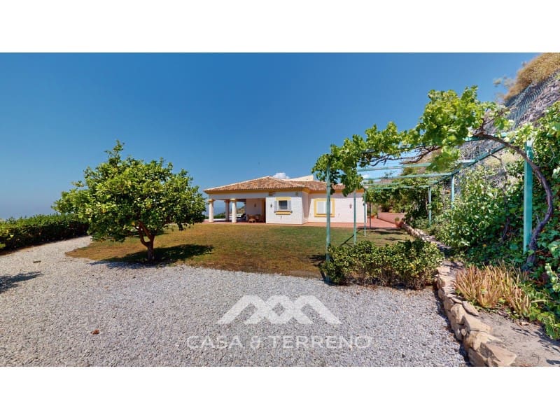 3 soveværelse Villa til salg i Algarrobo med swimmingpool - € 875.000 (Ref: 8383269)