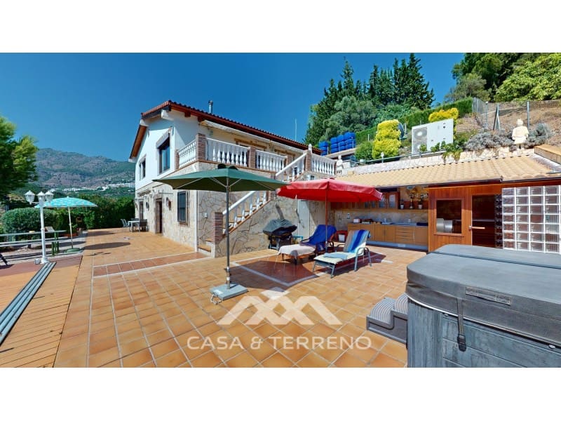 4 slaapkamer Villa te koop in Frigiliana met zwembad garage - € 880.000 (Ref: 8430529)