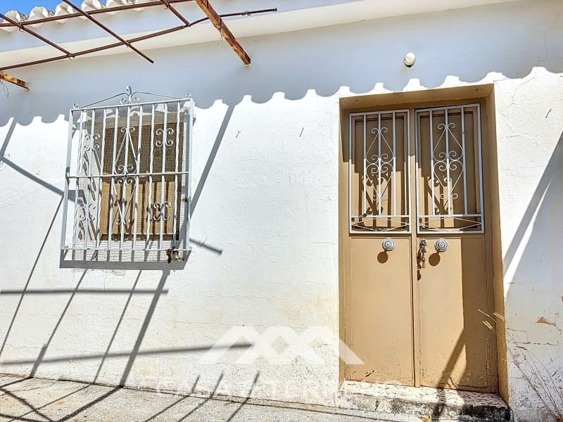 4 soveværelse Finca/Landehus til salg i Comares - € 138.000 (Ref: 8472752)